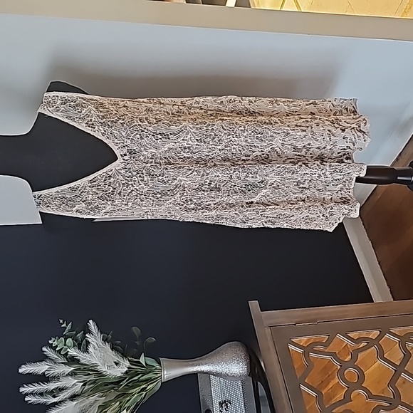 Dress - Picture 1 of 4